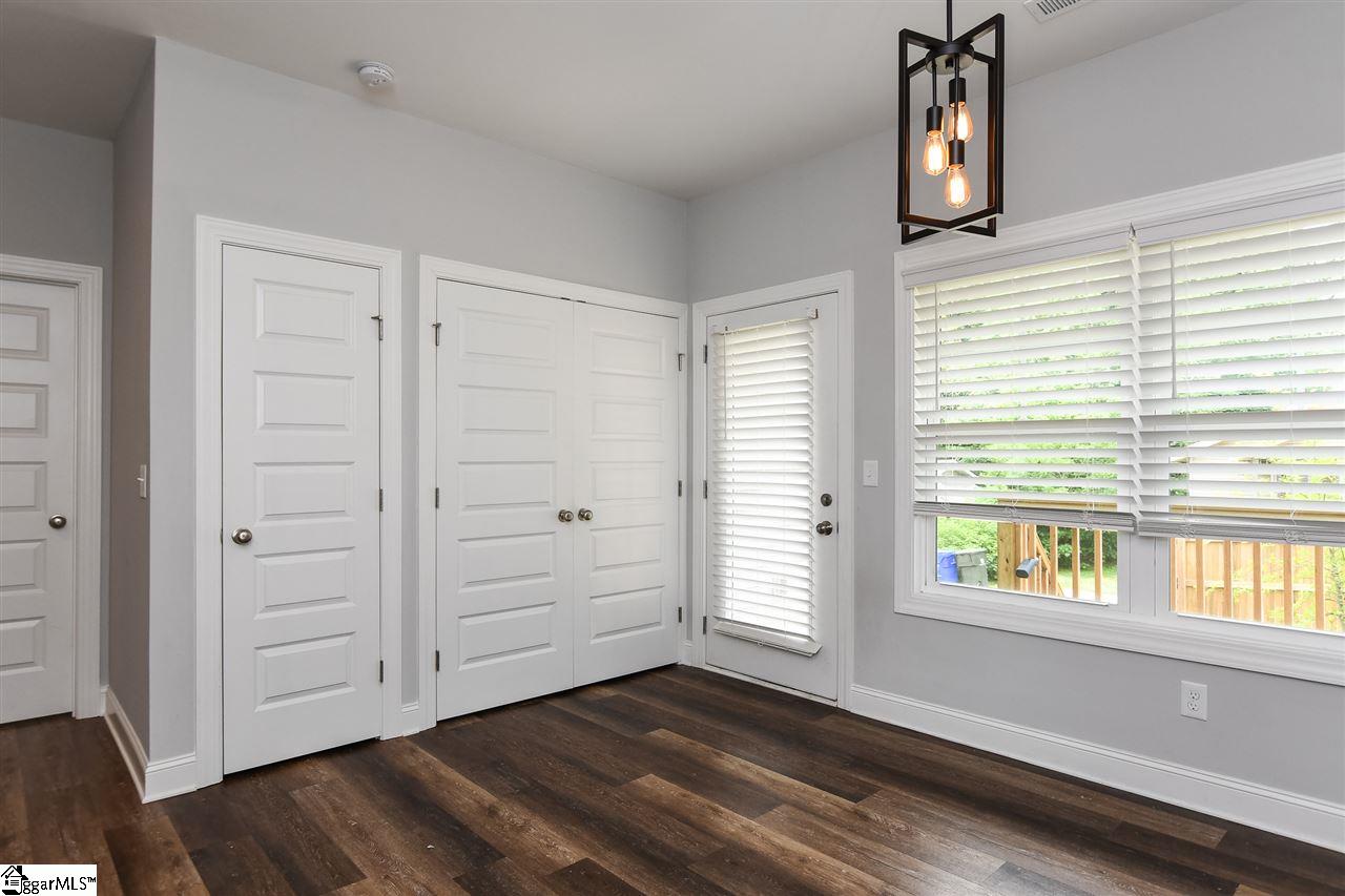 336 Ackley Road Greenville, SC 29607 - Photo 17 of 32