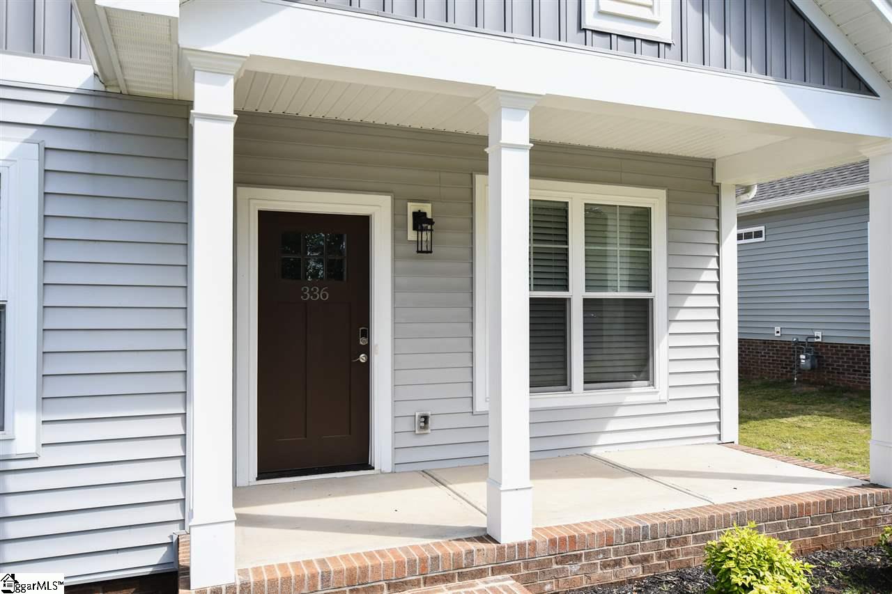 336 Ackley Road Greenville, SC 29607 - Photo 3 of 32