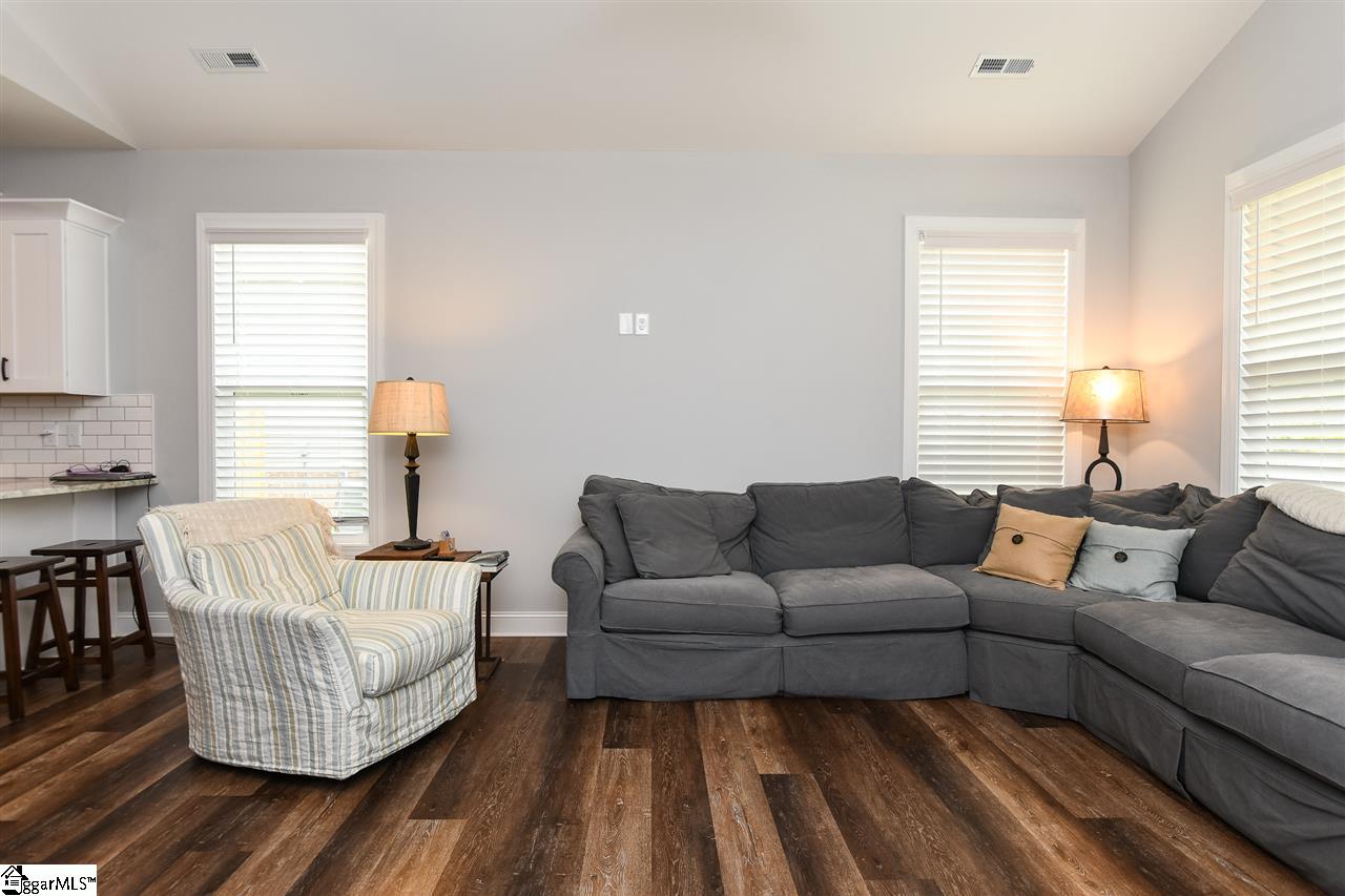 336 Ackley Road Greenville, SC 29607 - Photo 6 of 32
