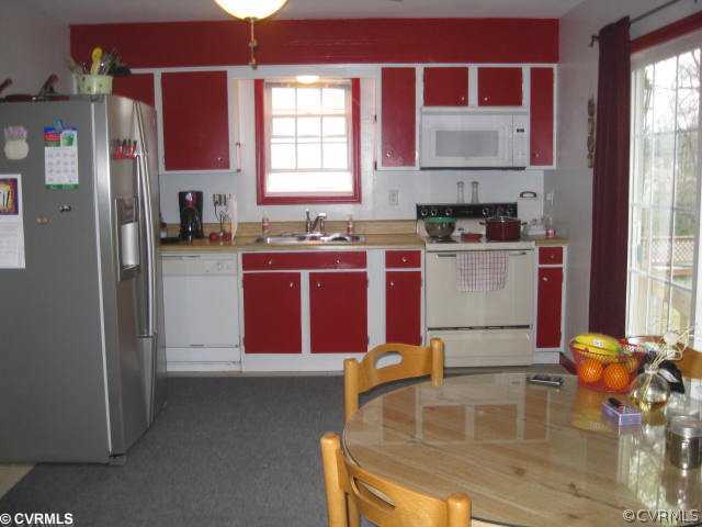 8526 Rainwater Road Richmond, VA 23237 - Photo 4 of 12 Kitchen