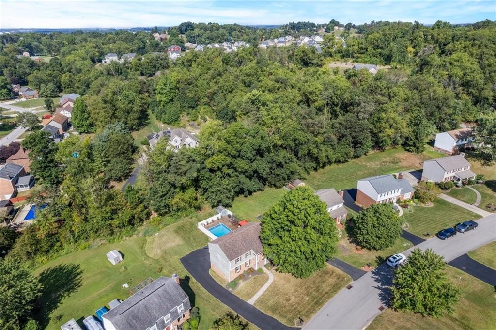 229 Lakeside Drive McKees Rocks, PA 15136 - Photo 35 of 35 an aerial view of a house with a yard