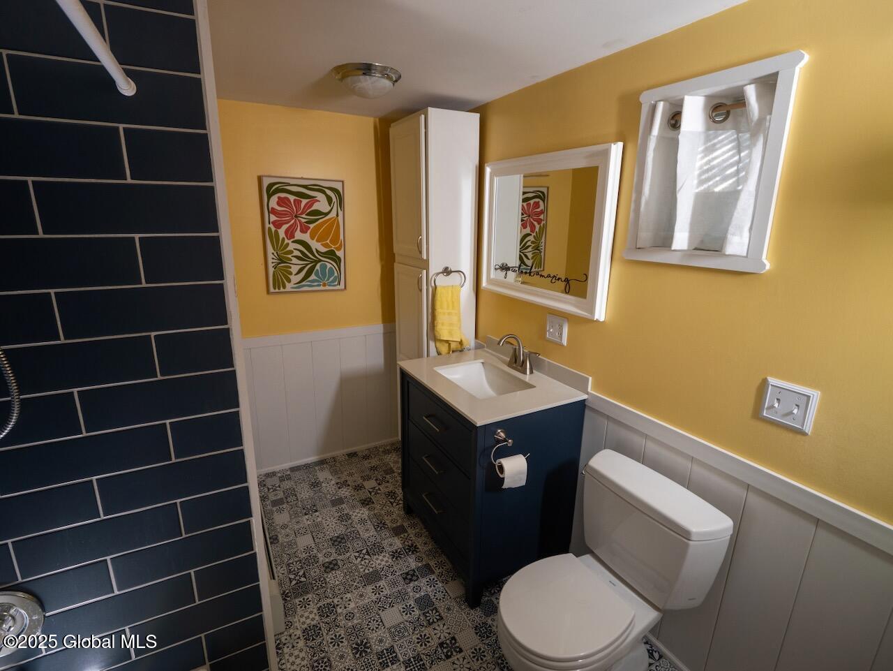 838 South Shore Road Edinburg, NY 12134 - Photo 16 of 68 13_4_yellow bath from tub