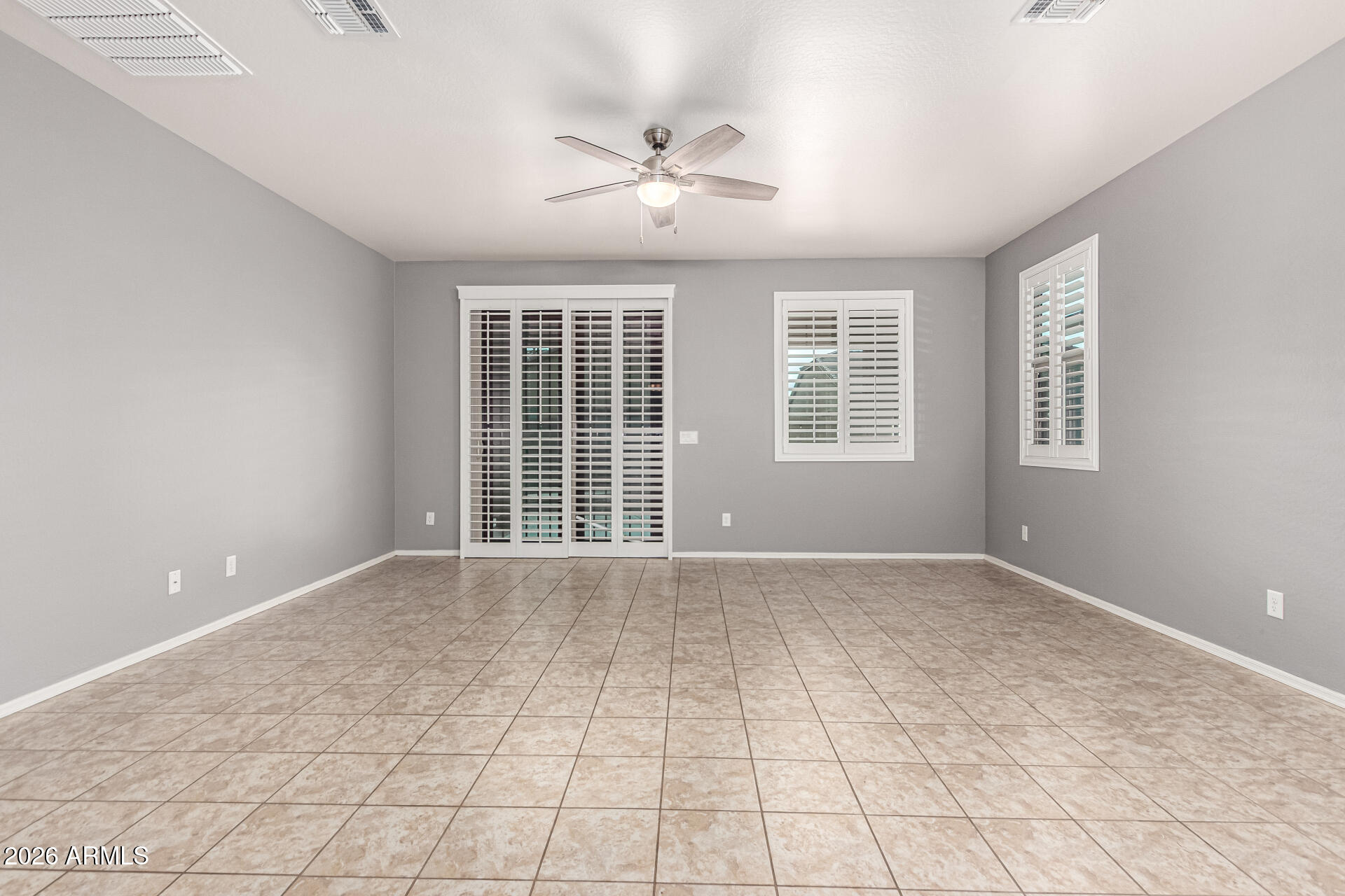 18431 West Williams Road Surprise, AZ 85387 - Photo 5 of 27 8 - Williams