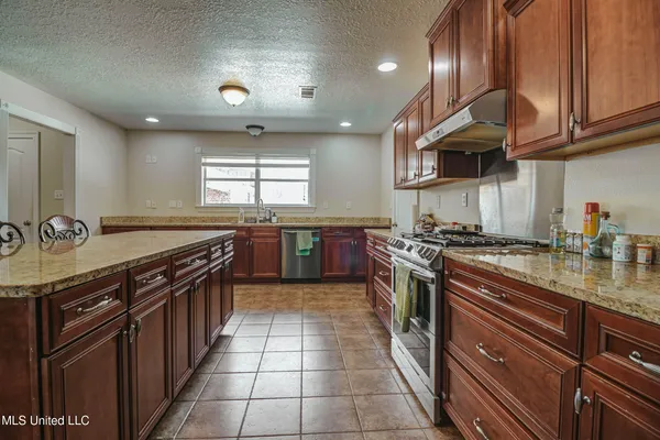 $602,000 | 17113 Spring Lake Drive East, Vancleave, MS 39565