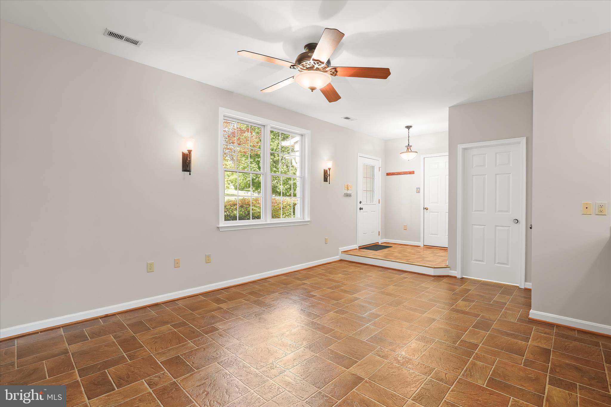 2616 Quebec School Road Middletown, MD 21769 - Photo 50 of 133 Living Room