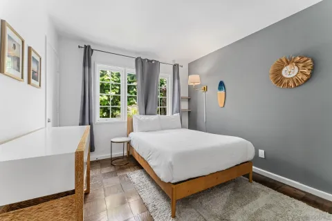 $7,200,000 | 2315 Avenida De La Playa, La Jolla, CA 92037