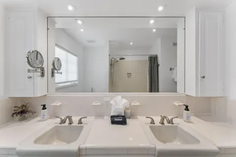 $7,200,000 | 2315 Avenida De La Playa, La Jolla, CA 92037