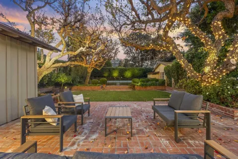 $7,200,000 | 2315 Avenida De La Playa, La Jolla, CA 92037