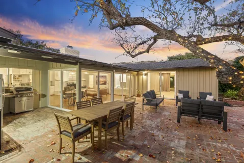 $7,200,000 | 2315 Avenida De La Playa, La Jolla, CA 92037