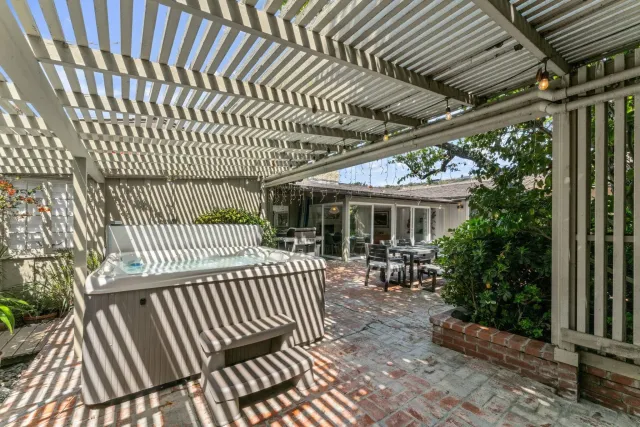 $7,200,000 | 2315 Avenida De La Playa, La Jolla, CA 92037