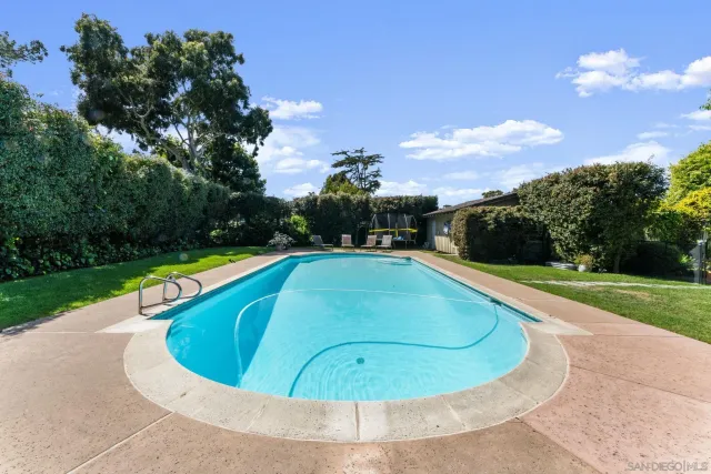 $7,200,000 | 2315 Avenida De La Playa, La Jolla, CA 92037