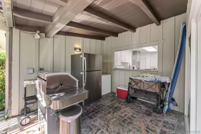 $7,200,000 | 2315 Avenida De La Playa, La Jolla, CA 92037