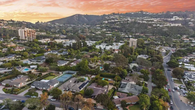 $7,200,000 | 2315 Avenida De La Playa, La Jolla, CA 92037