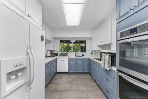 $7,200,000 | 2315 Avenida De La Playa, La Jolla, CA 92037