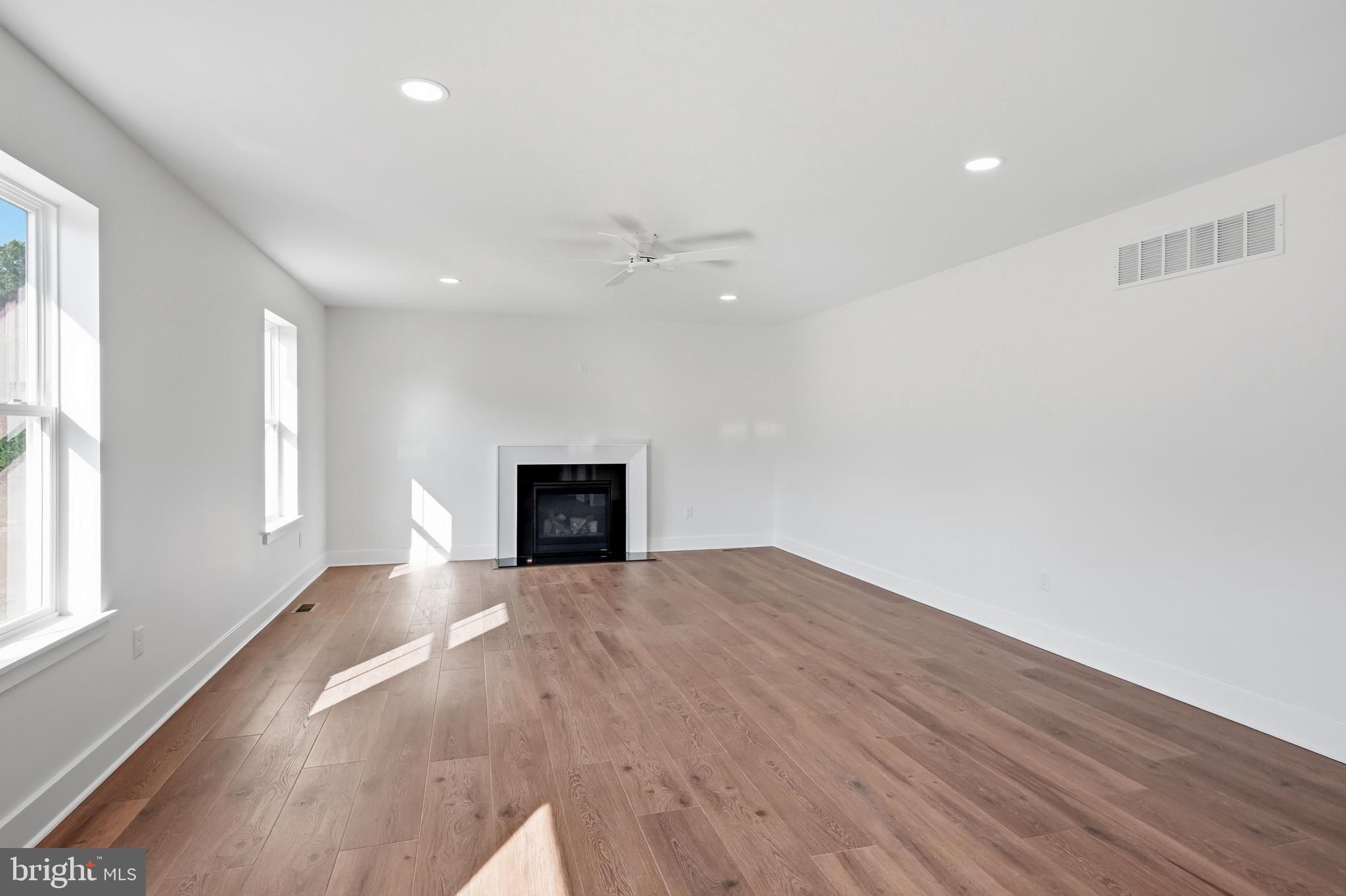 413 Atco Avenue Atco, NJ 08004 - Photo 14 of 38