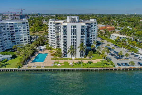 $2,200 | 2800 North Flagler Drive, Unit 101, West Palm Beach, FL 33407