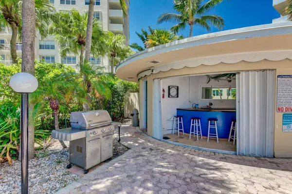 $2,200 | 2800 North Flagler Drive, Unit 101, West Palm Beach, FL 33407