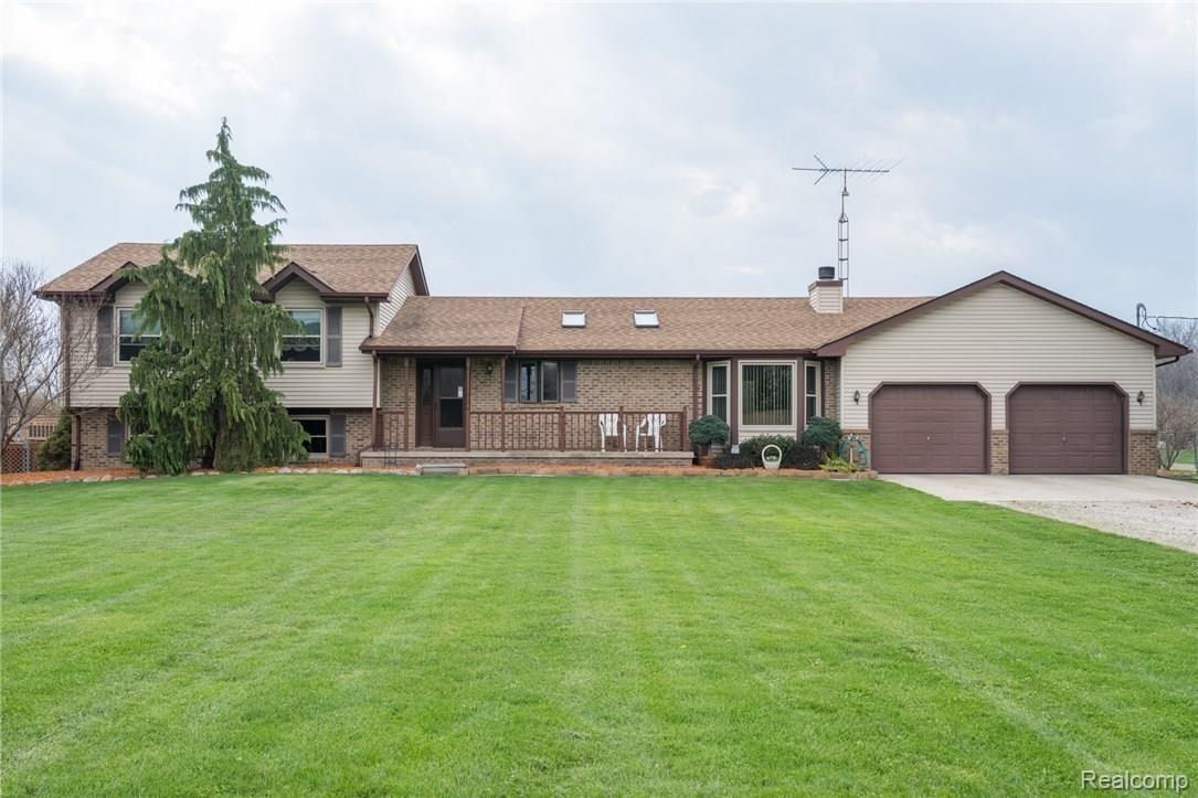 2878 South Elba Road Lapeer, MI 48446 - Photo 3 of 52 DSC05684-HDR.jpg