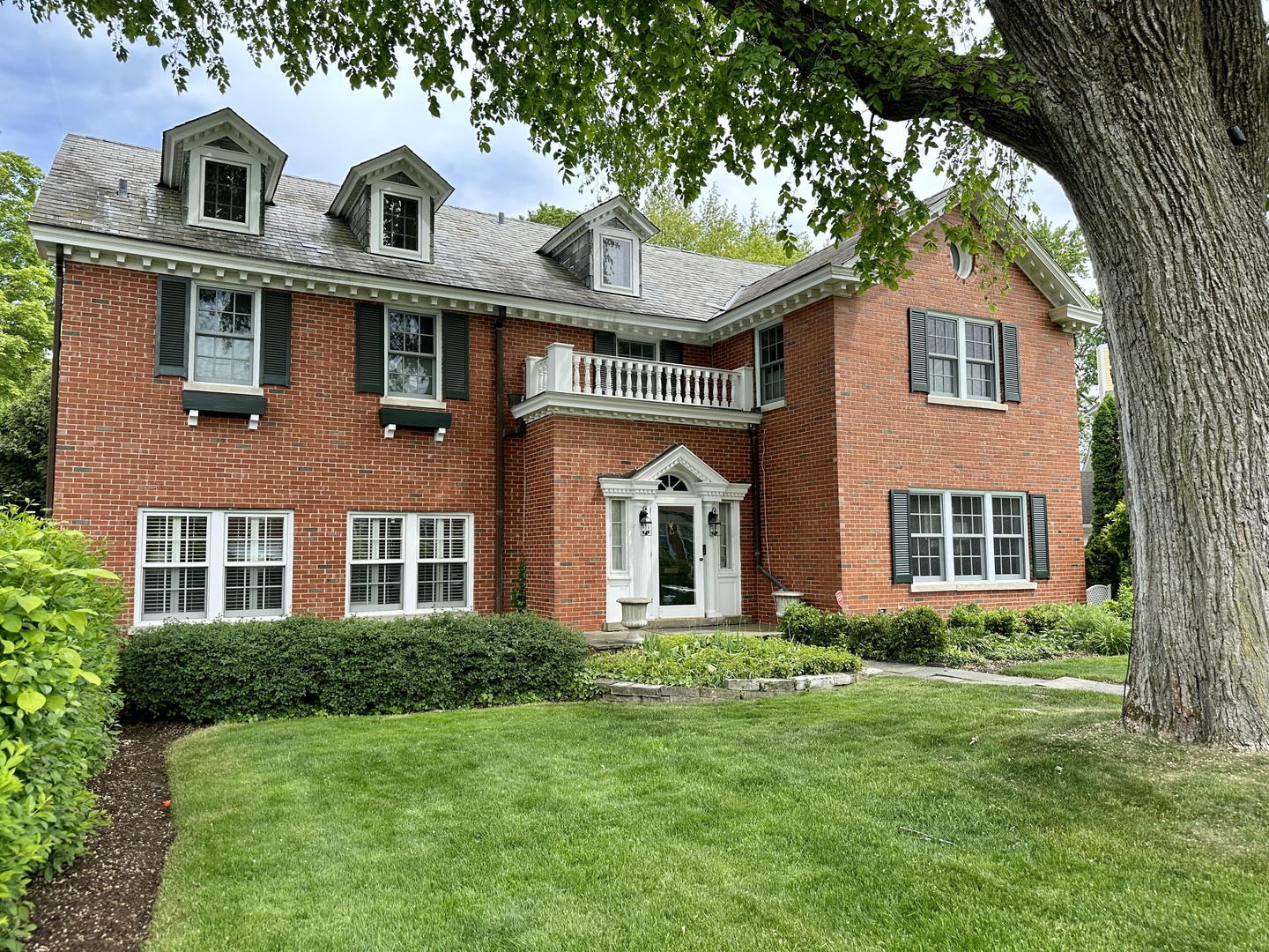 195 Ridge Avenue Winnetka, IL 60093 - Photo 2 of 52