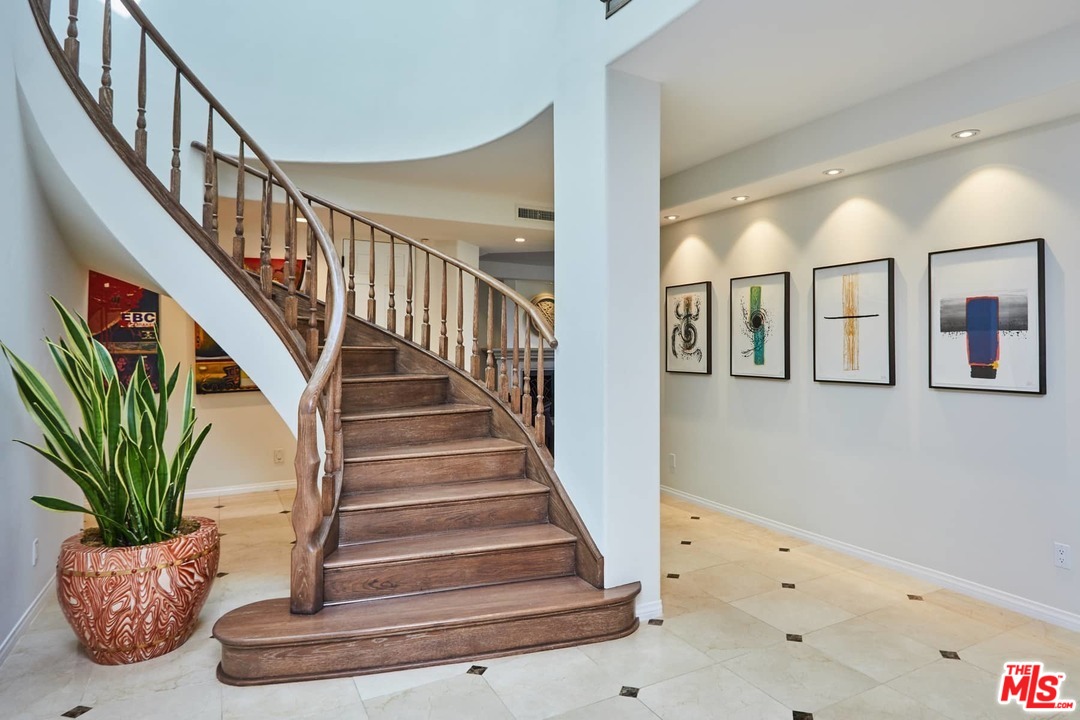 12629 Promontory Road Los Angeles, CA 90049 - Photo 22 of 51