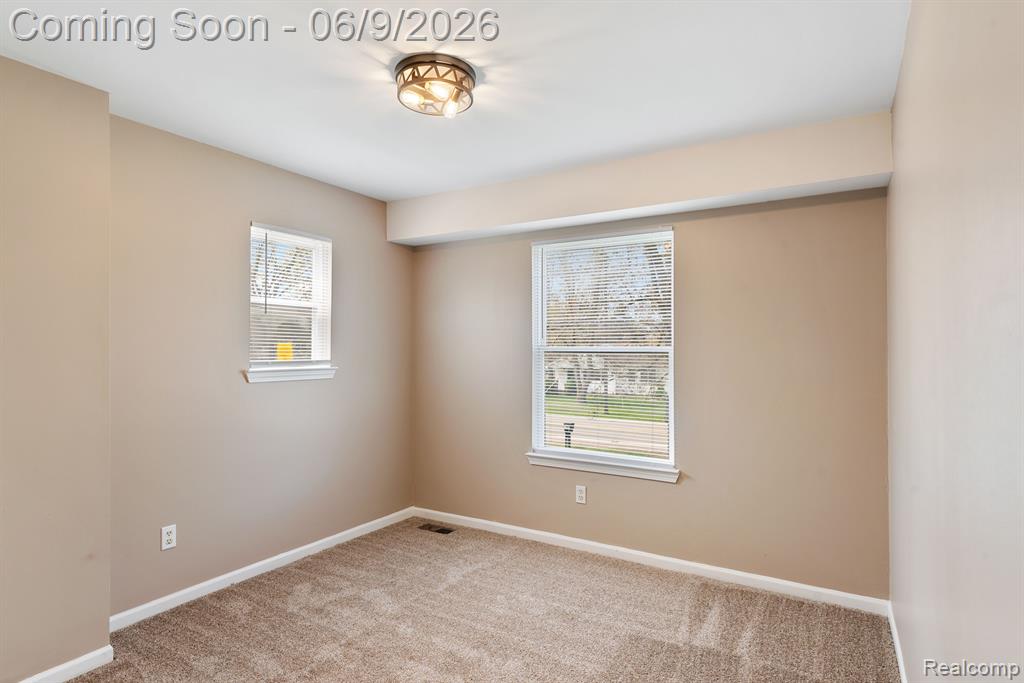 3260 Sashabaw Road Waterford, MI 48329 - Photo 23 of 34