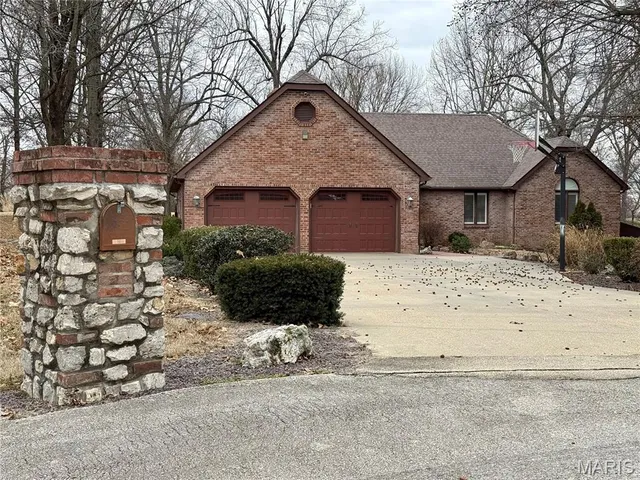 $674,000 | 11725 Fairway Cir Drive, Dexter, MO 63841