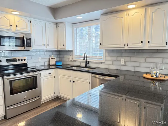 $674,000 | 11725 Fairway Cir Drive, Dexter, MO 63841