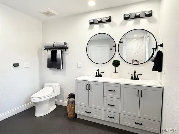 $649,000 | 11725 Fairway Cir Drive, Dexter, MO 63841