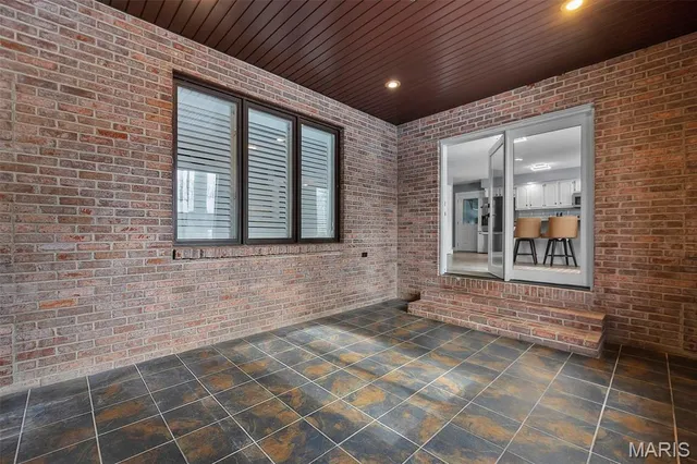 $674,000 | 11725 Fairway Cir Drive, Dexter, MO 63841