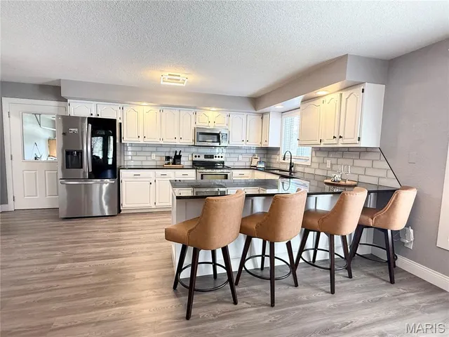 $674,000 | 11725 Fairway Cir Drive, Dexter, MO 63841