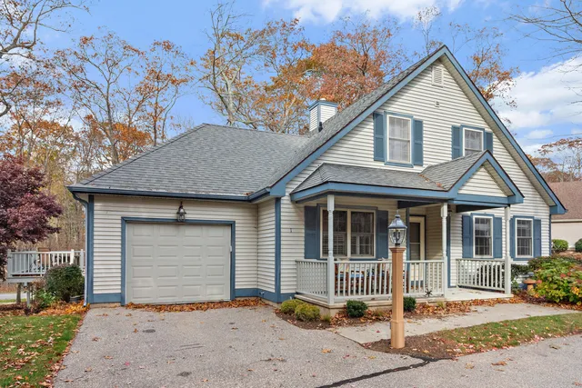 $545,000 | 1 Bittersweet Lane, Unit 1, East Lyme, CT 06357