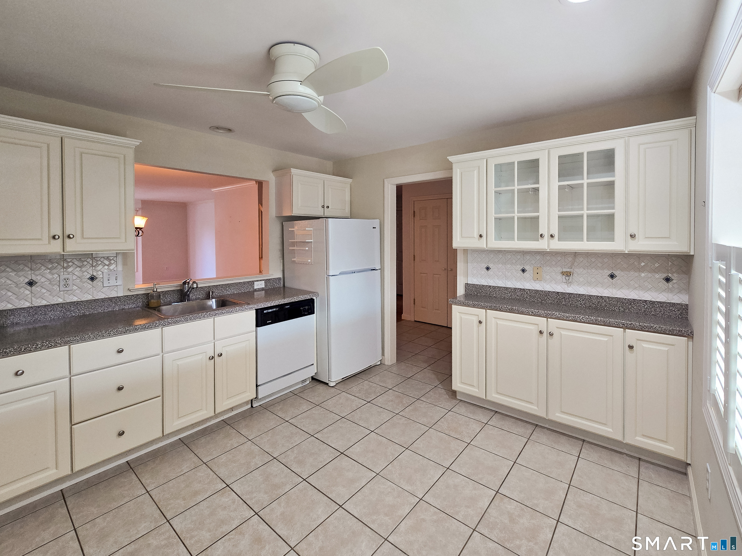 1 Bittersweet Lane, Unit 1 East Lyme, CT 06357 - Photo 5 of 35