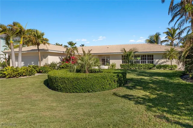 $1,399,000 | 946 Whelk Drive, Sanibel, FL 33957