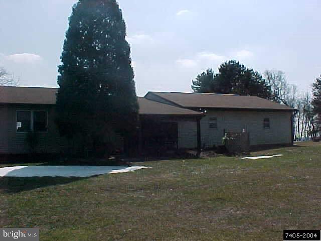 13358 Center Road Stewartstown, PA 17363 - Photo 3 of 9 Gallery Image 3