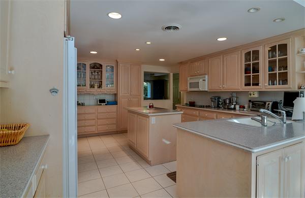 41 Yorkshire Road Dover, MA 02030 - Photo 12 of 29 Gallery Image 12