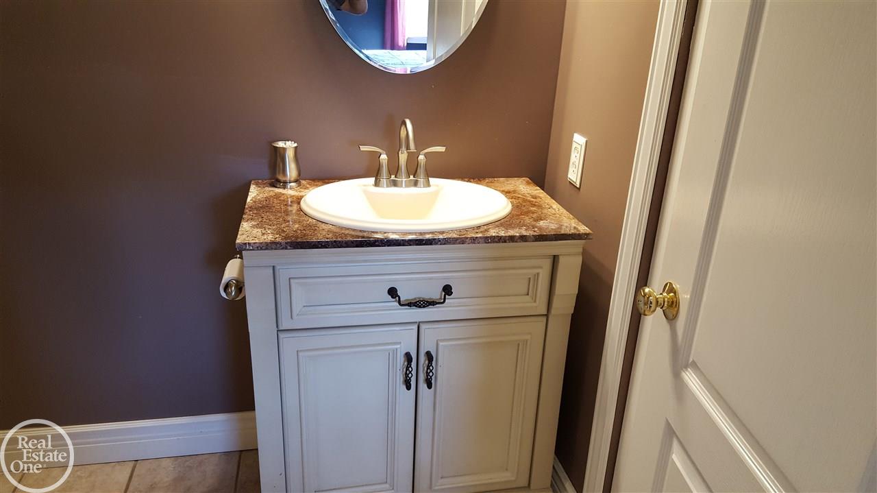 8043 Logana Road Avoca, MI 48006 - Photo 41 of 42 31332838-42.JPG