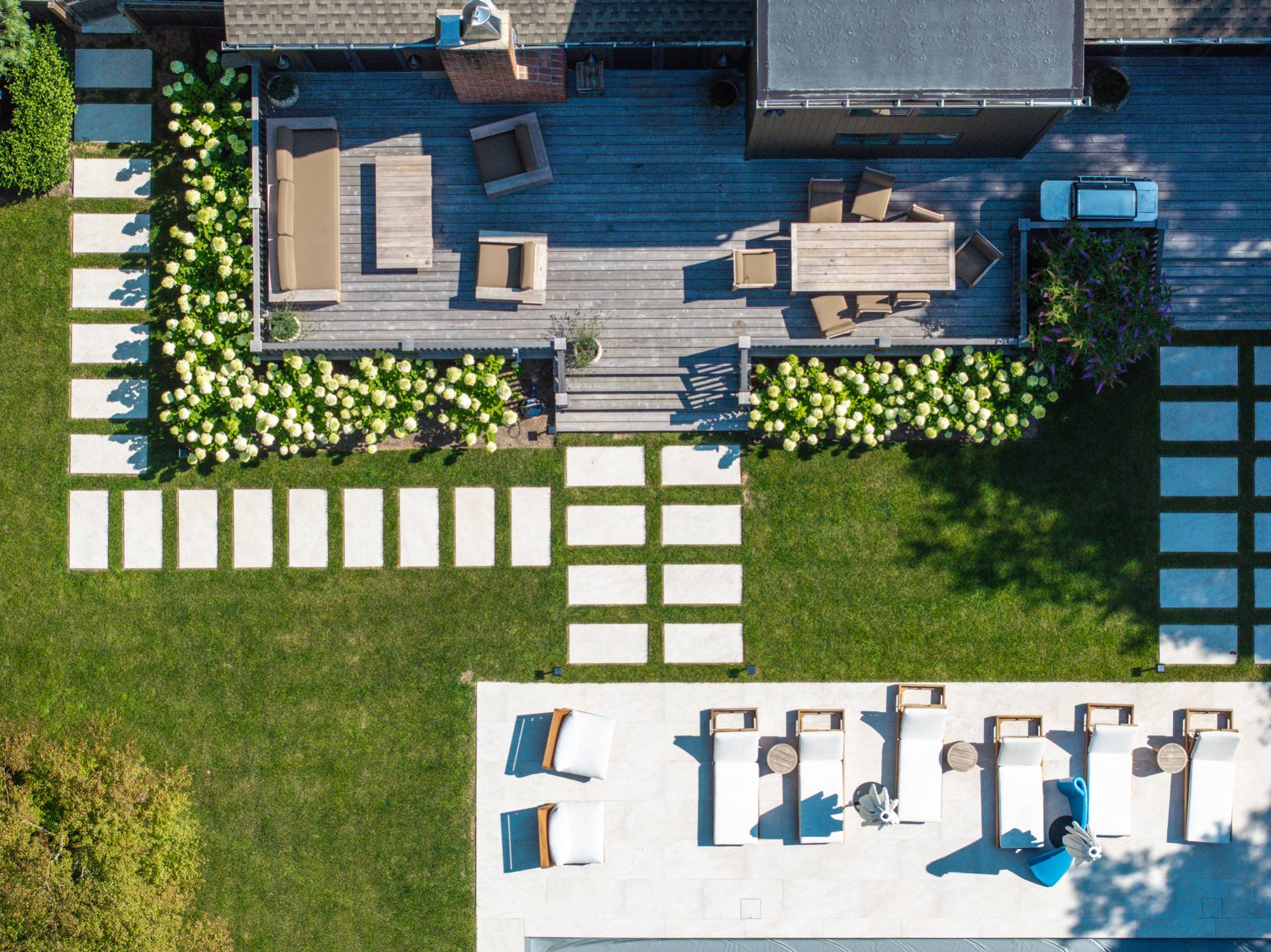 18 Renees Way East Hampton, NY 11937 - Photo 2 of 41