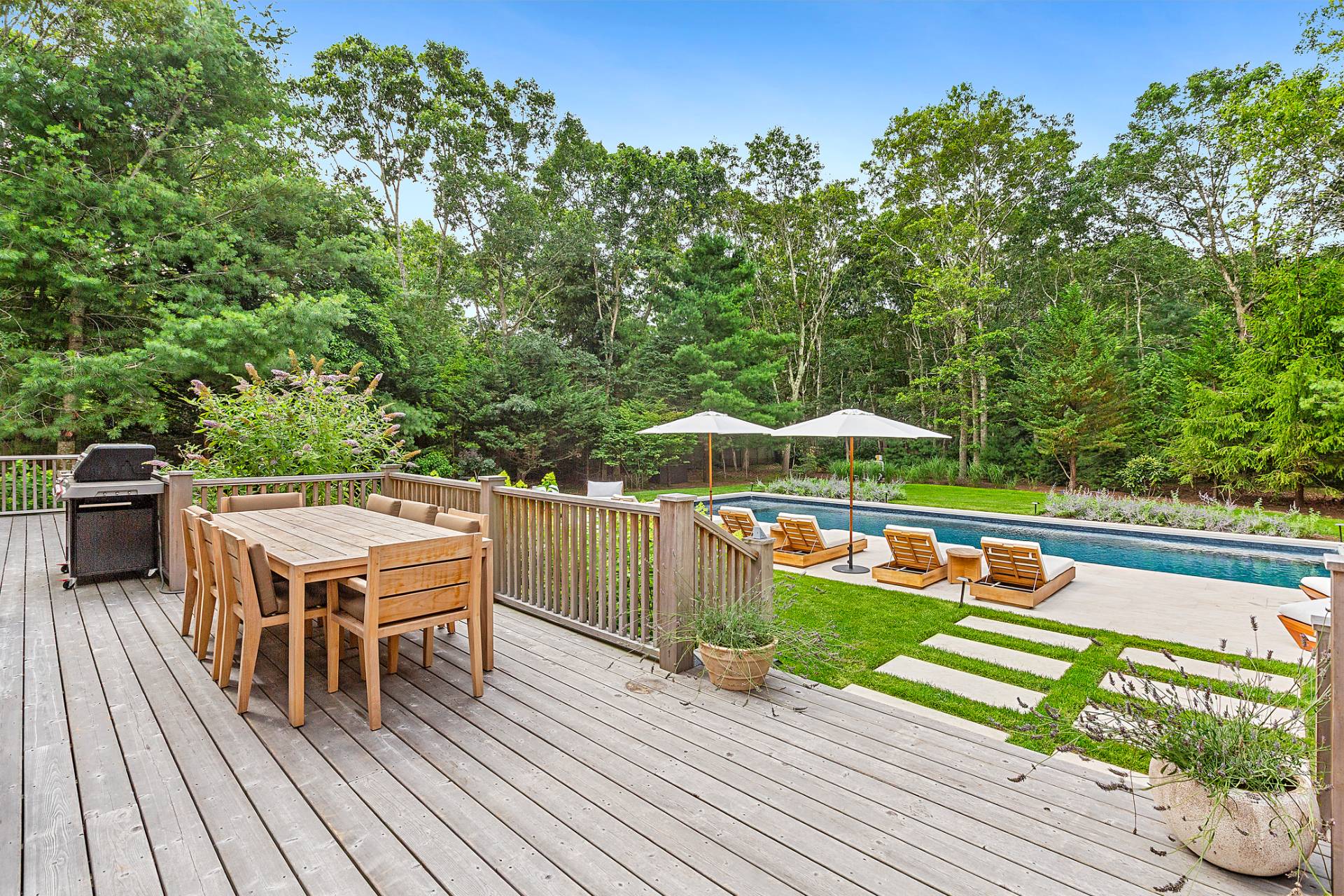 18 Renees Way East Hampton, NY 11937 - Photo 32 of 41