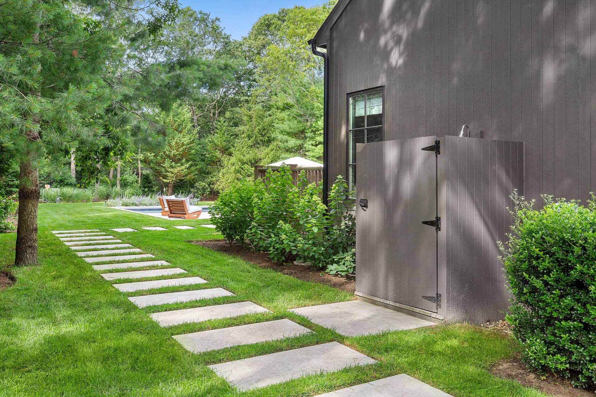 18 Renees Way East Hampton, NY 11937 - Photo 39 of 41