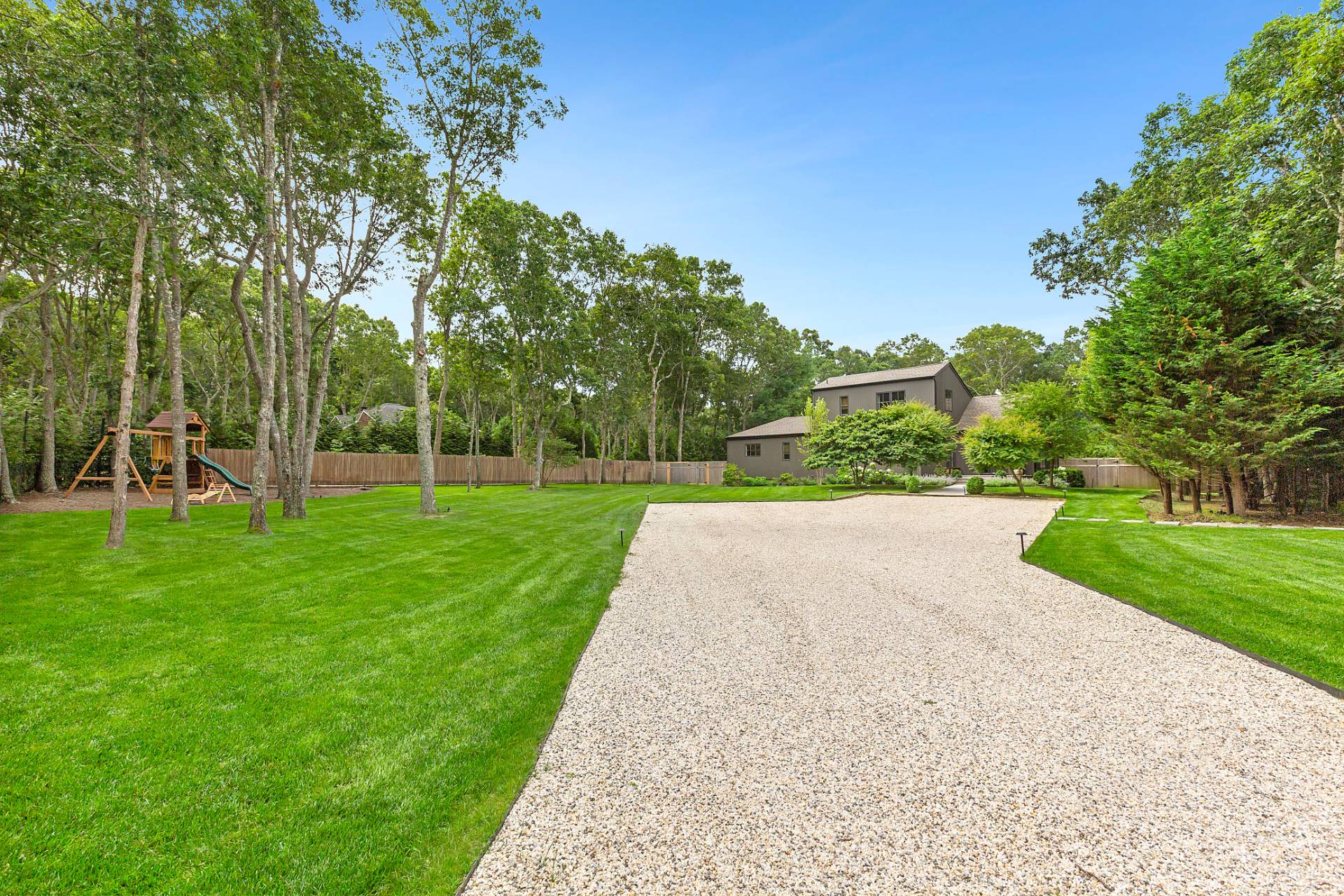 18 Renees Way East Hampton, NY 11937 - Photo 4 of 41