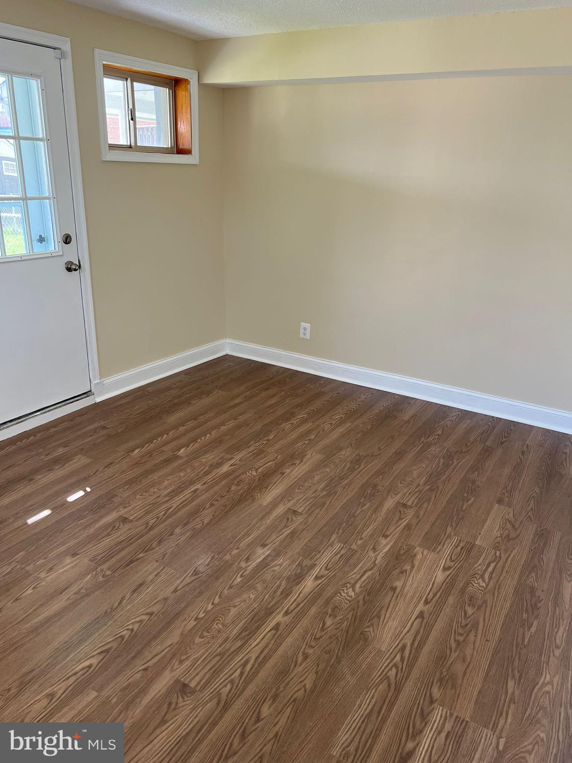 1801 Dunmere Road Dundalk, MD 21222 - Photo 5 of 9 Main Front area