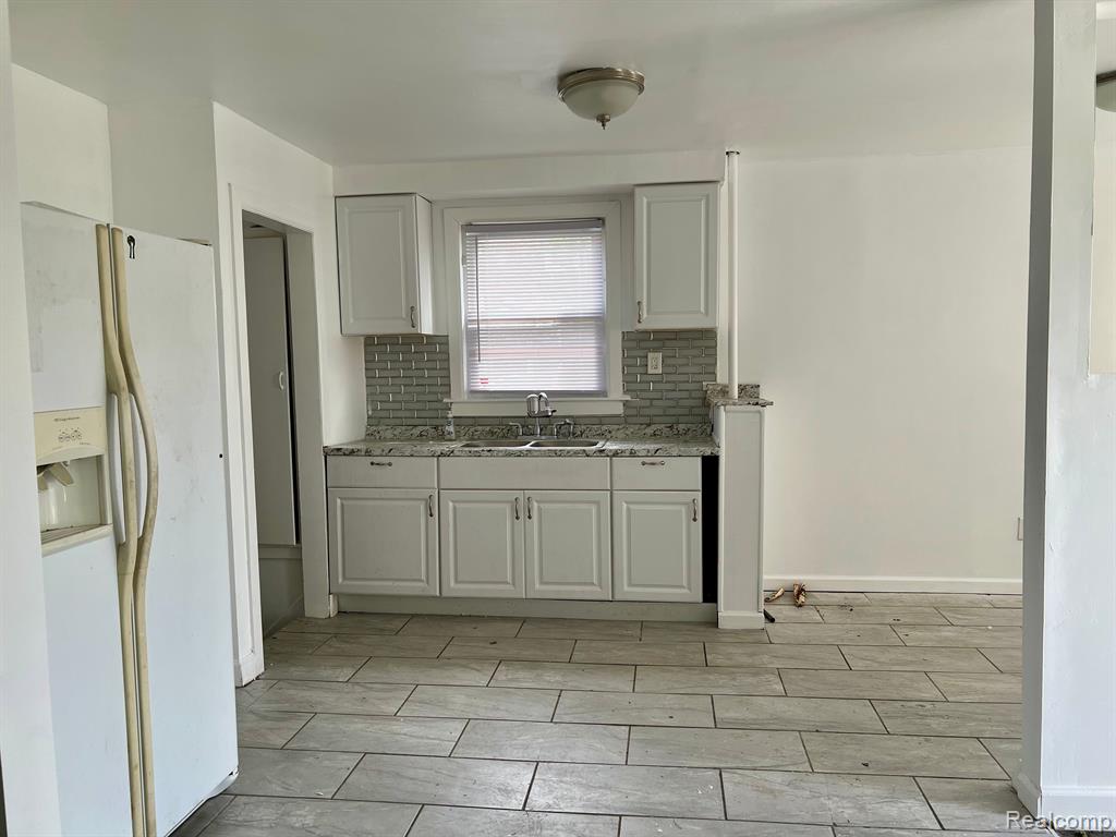 8614 Robson Street Detroit, MI 48228 - Photo 3 of 9