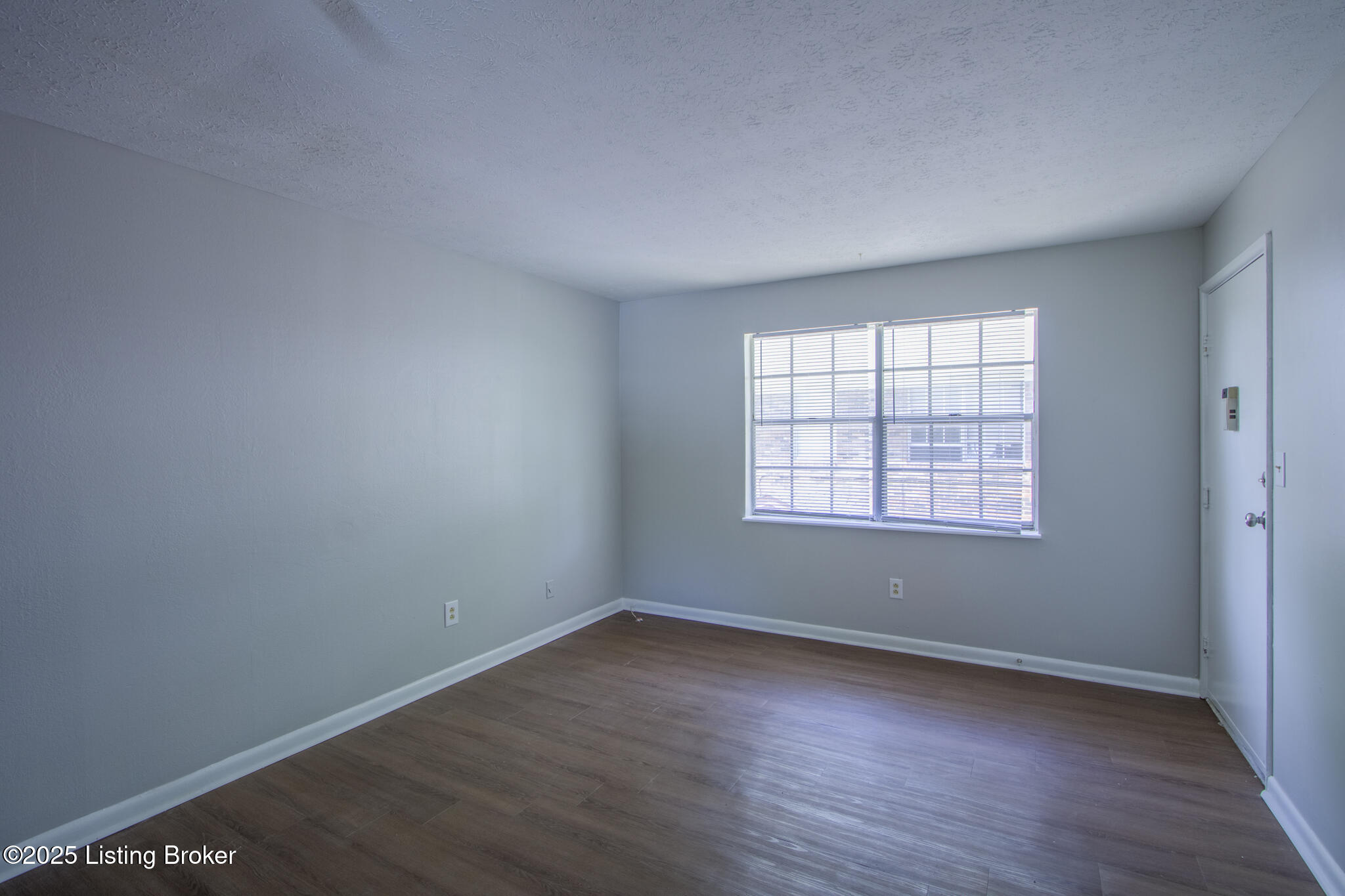 12513 East Orell Road Louisville, KY 40272 - Photo 4 of 13 Orell Rd-05
