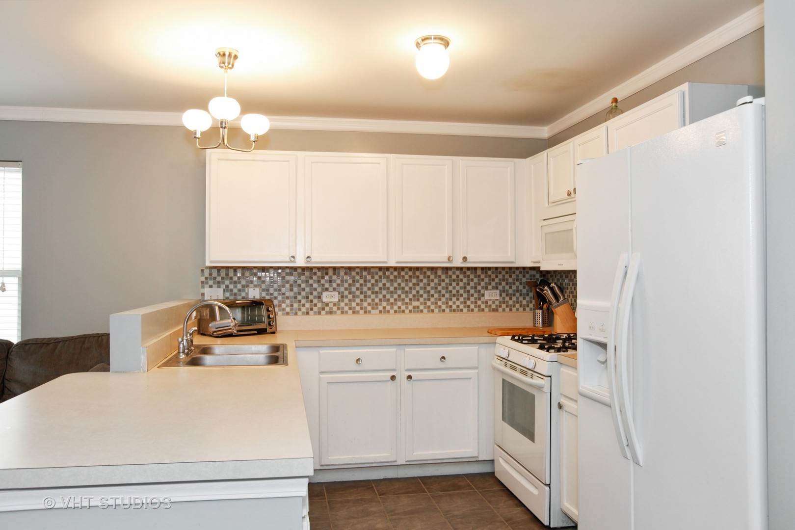 74 Freesia Drive Romeoville, IL 60446 - Photo 3 of 10 Gallery Image 3