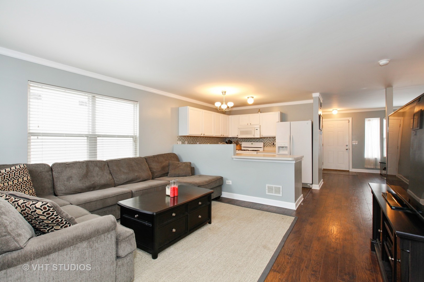 74 Freesia Drive Romeoville, IL 60446 - Photo 5 of 10 Gallery Image 5