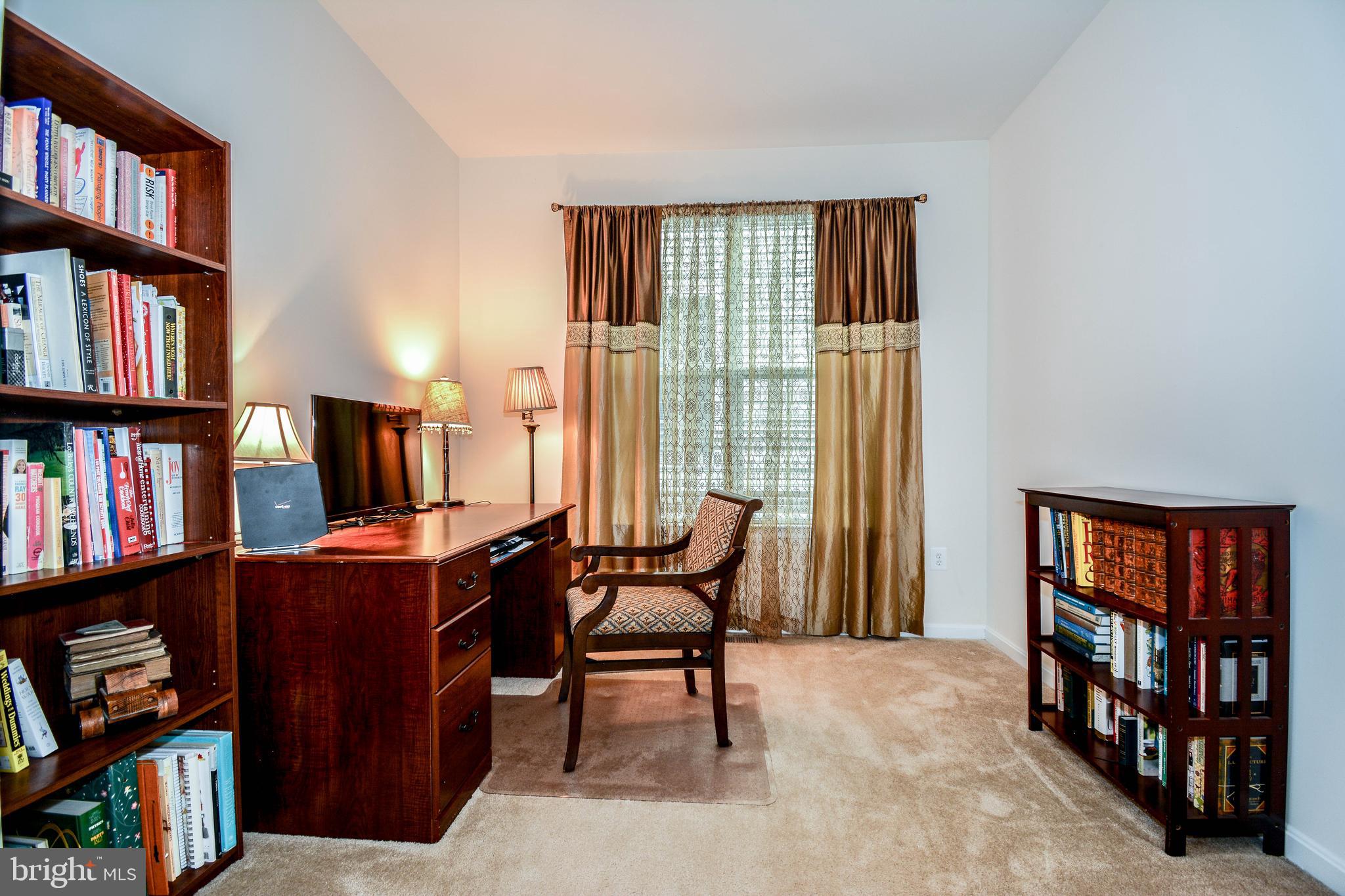 3321 Eagle Ridge Drive Woodbridge, VA 22191 - Photo 14 of 32 Main level private office