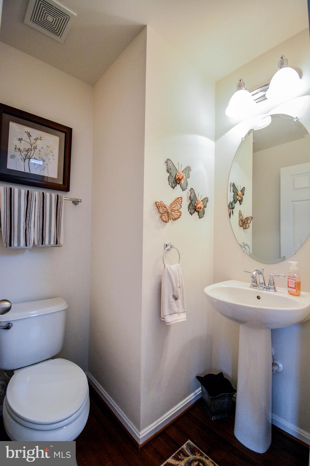 3321 Eagle Ridge Drive Woodbridge, VA 22191 - Photo 21 of 32 Main level half bath