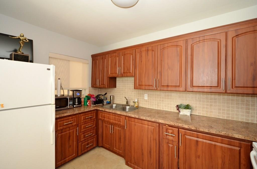 999 North Riverside Drive, Unit 10 Pompano Beach, FL 33062 - Photo 13 of 27 Photo 13