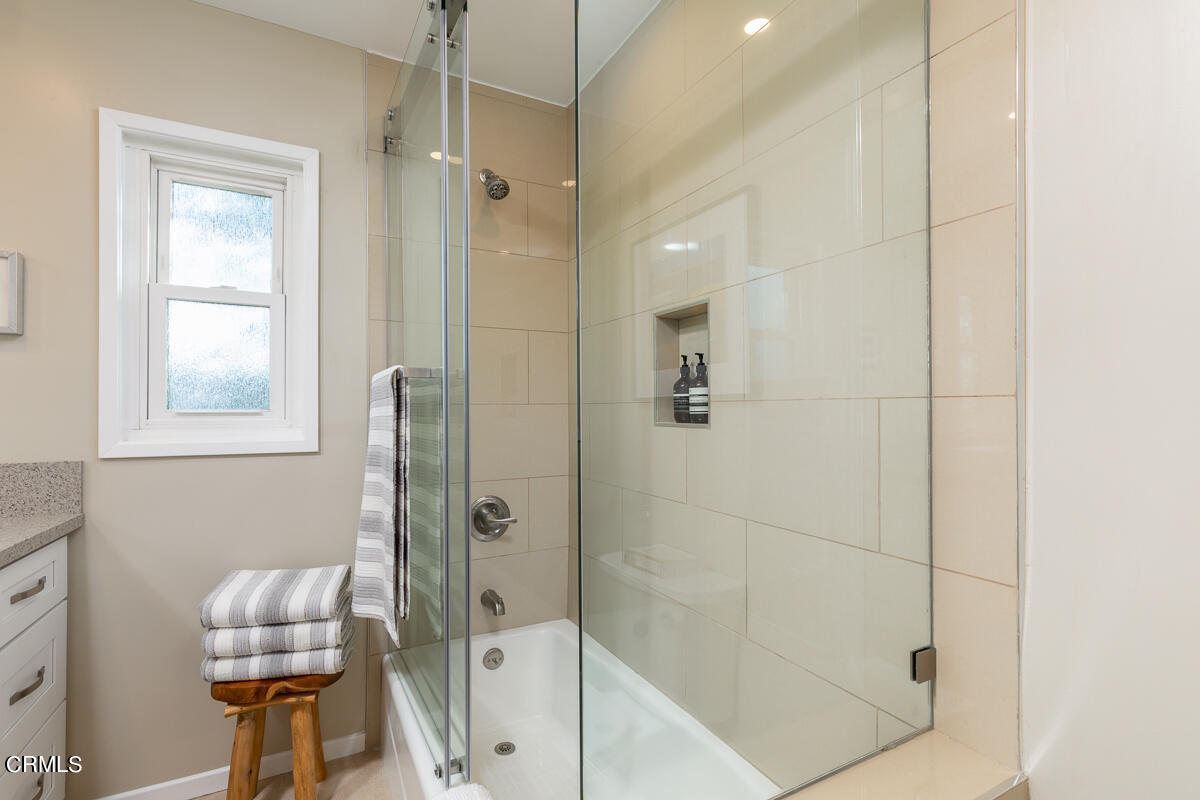 1376 Brixton Road Pasadena, CA 91105 - Photo 23 of 38 a bathroom with a shower