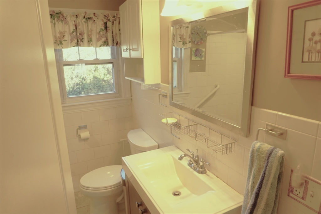 35 Vesey Road Randolph, MA 02368 - Photo 18 of 29 Gallery Image 18